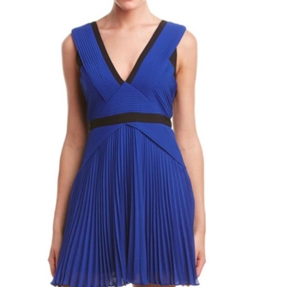 Bcbgmaxazria Blue Sleeveless Pleated Dress Size 0